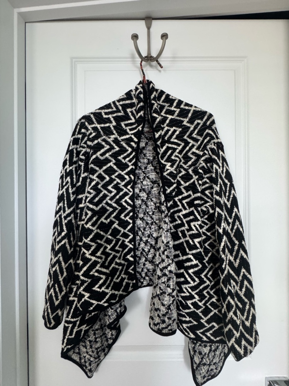 Esprit Black and White Zigzag Open-Front Cardigan